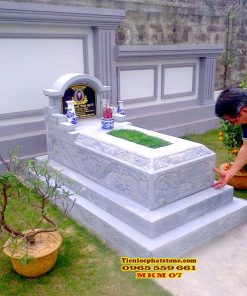 Mộ đá không mái 07