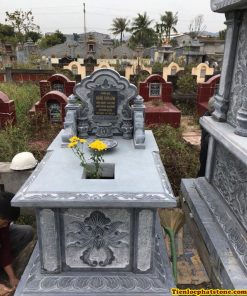 Mộ đá không mái 40