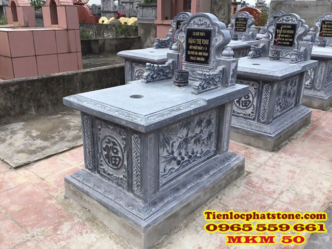 Mộ đá không mái 50