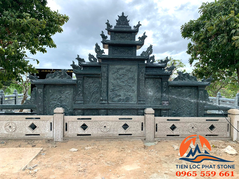 Lăng thờ đá xanh rêu 1