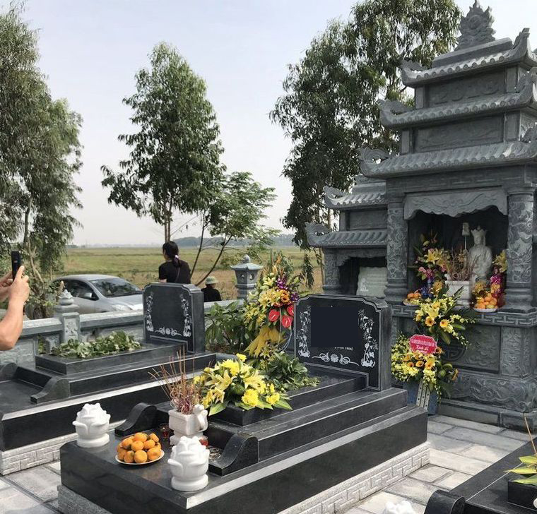 Mộ đá đen đẹp 5