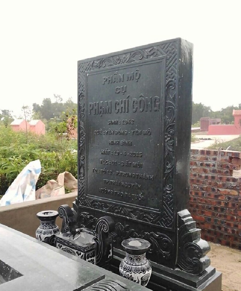 Bia đá nguyên khối tự nhiên 8