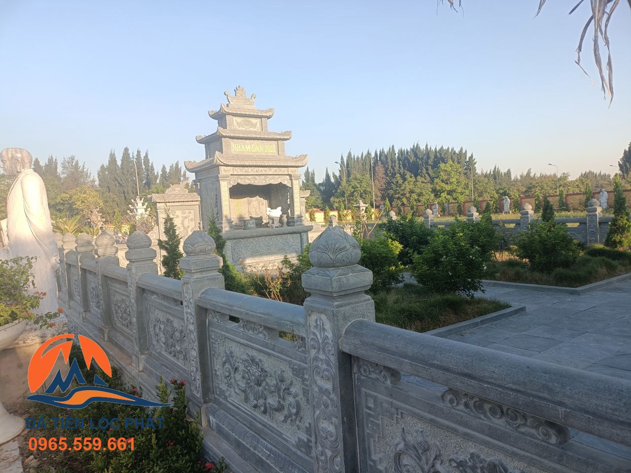 Lăng mộ đá 4
